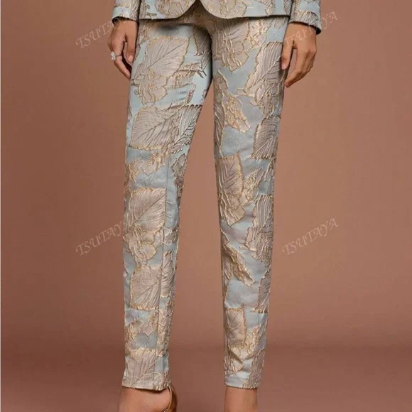 Chic Women's Blue and Cream Colored Pantsuit. Quite beautiful raised baroque. - Picture 5 of 14